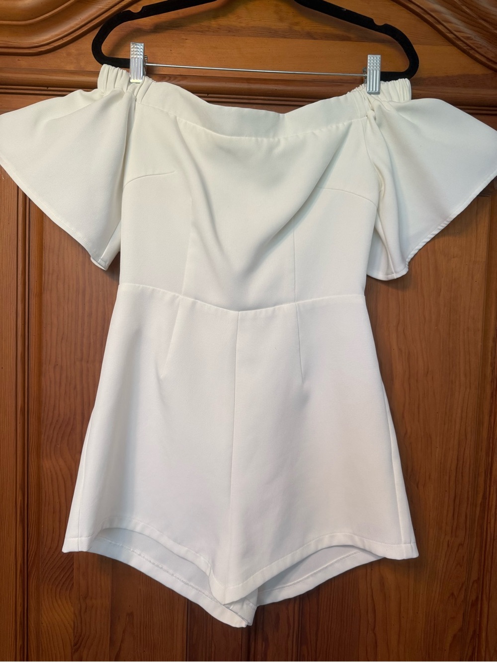 L’atiste off-Shoulder White Romper with Flutter Sleeves size small